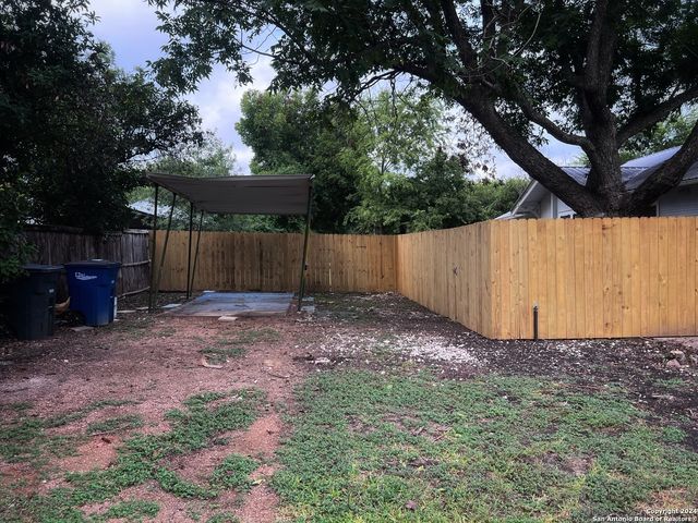 420 Willow Ave A, New Braunfels, TX 78130