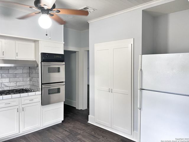 420 Willow Ave A, New Braunfels, TX 78130