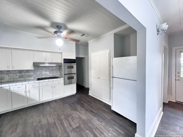 420 Willow Ave A, New Braunfels, TX 78130