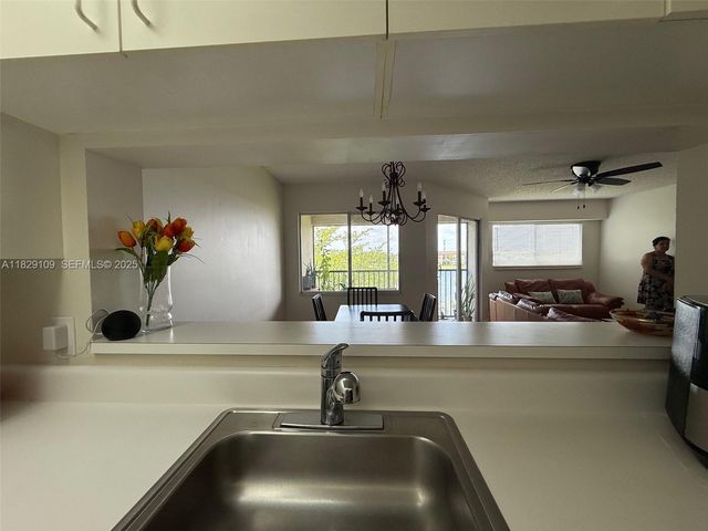 1400 SW 137th Avenue 411F, Pembroke Pines, FL 33027