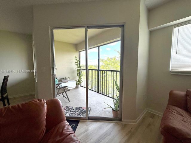 1400 SW 137th Avenue 411F, Pembroke Pines, FL 33027
