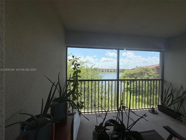 1400 SW 137th Avenue 411F, Pembroke Pines, FL 33027