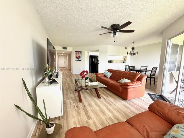 1400 SW 137th Avenue 411F, Pembroke Pines, FL 33027