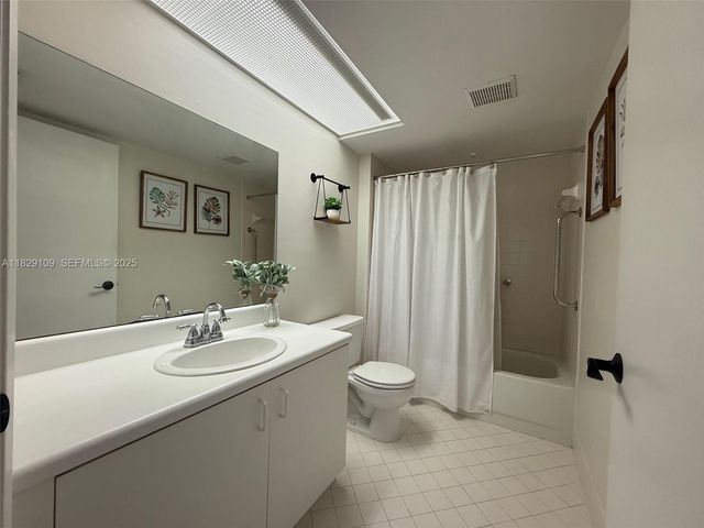 1400 SW 137th Avenue 411F, Pembroke Pines, FL 33027