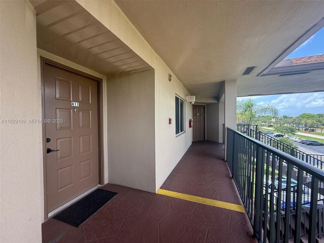 1400 SW 137th Avenue 411F, Pembroke Pines, FL 33027