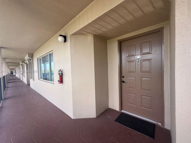 1400 SW 137th Avenue 411F, Pembroke Pines, FL 33027
