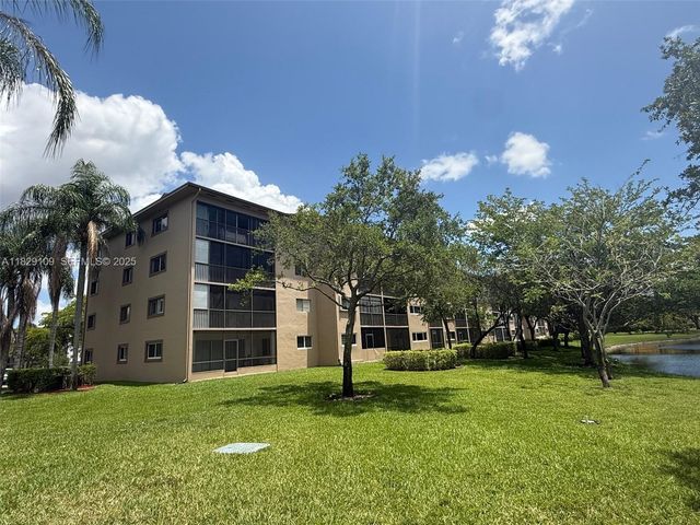 1400 SW 137th Avenue 411F, Pembroke Pines, FL 33027