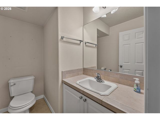 6022 Ne BIRCH St, Hillsboro, OR 97124
