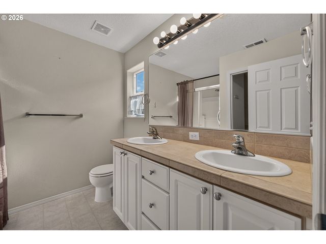 6022 Ne BIRCH St, Hillsboro, OR 97124