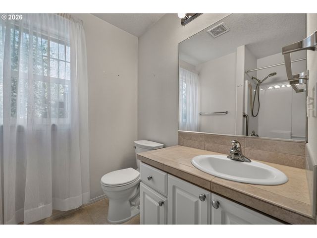 6022 Ne BIRCH St, Hillsboro, OR 97124