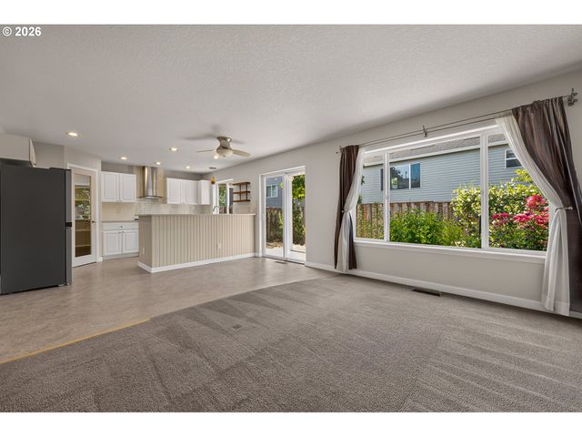 6022 Ne BIRCH St, Hillsboro, OR 97124
