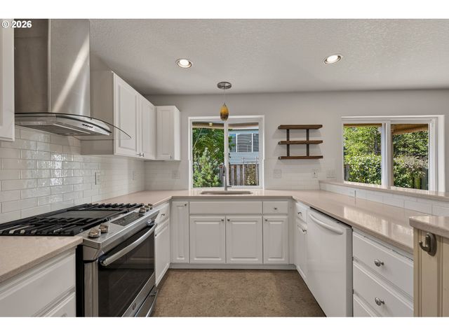 6022 Ne BIRCH St, Hillsboro, OR 97124