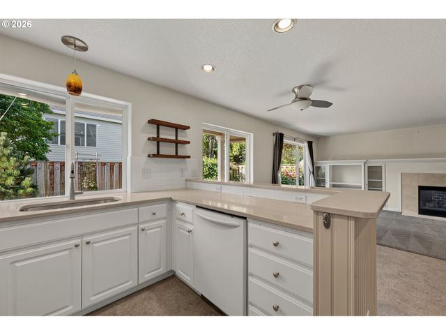 6022 Ne BIRCH St, Hillsboro, OR 97124