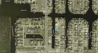 902 NW 39th AVE, Cape Coral, FL 33993