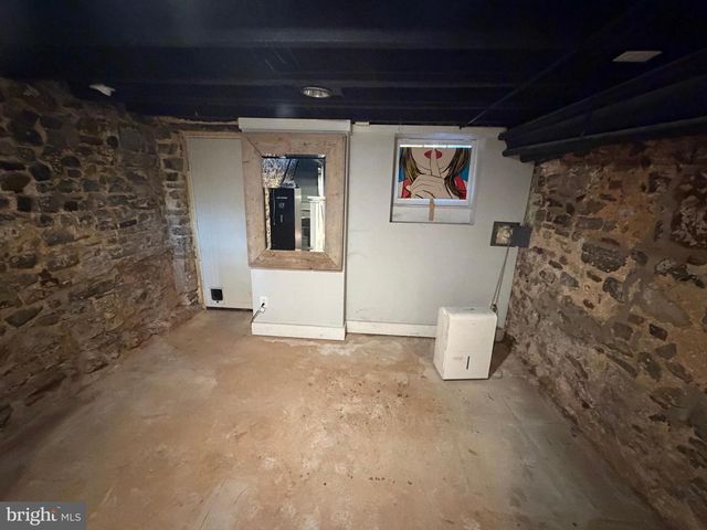 2346 SIDNEY AVE, Baltimore, MD 21230