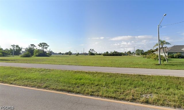 1604 Diplomat PKWY W, Cape Coral, FL 33993