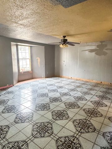 1013 Austin Street, Jacksonville, TX 75766