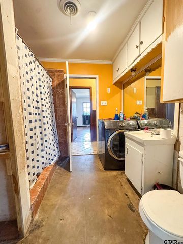 1013 Austin Street, Jacksonville, TX 75766