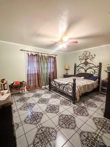 1013 Austin Street, Jacksonville, TX 75766