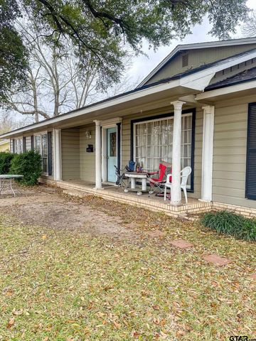 1013 Austin Street, Jacksonville, TX 75766