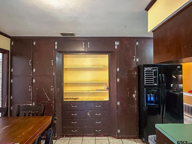 1013 Austin Street, Jacksonville, TX 75766
