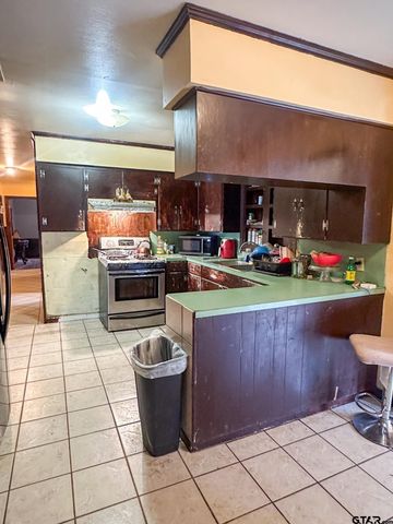 1013 Austin Street, Jacksonville, TX 75766