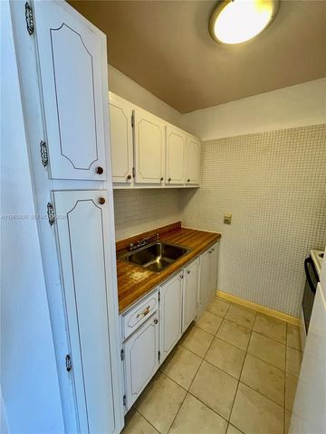 2081 NE 56th Street 101, Fort Lauderdale, FL 33308