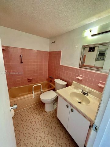 2081 NE 56th Street 101, Fort Lauderdale, FL 33308