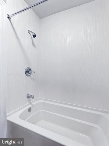 211 MAIN ST, Dundalk, MD 21222