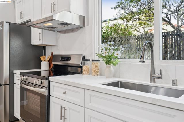 606 Masonic Ave, Albany, CA 94706