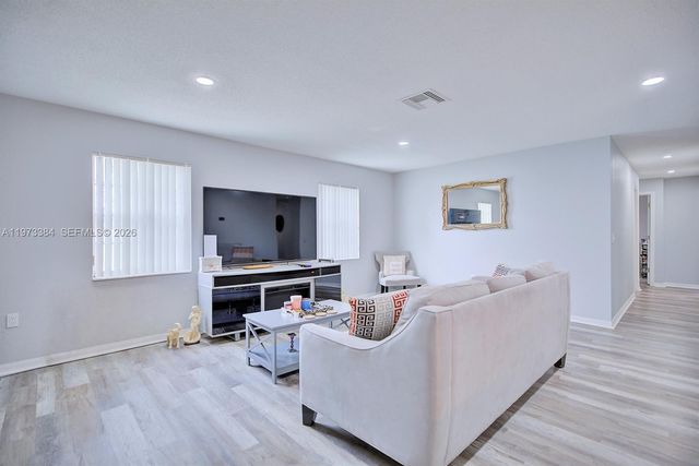 1718 Theon Street, Sebring, FL 33870