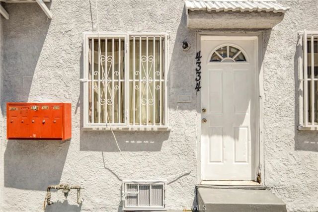 4334 S Main Street, Los Angeles, CA 90037