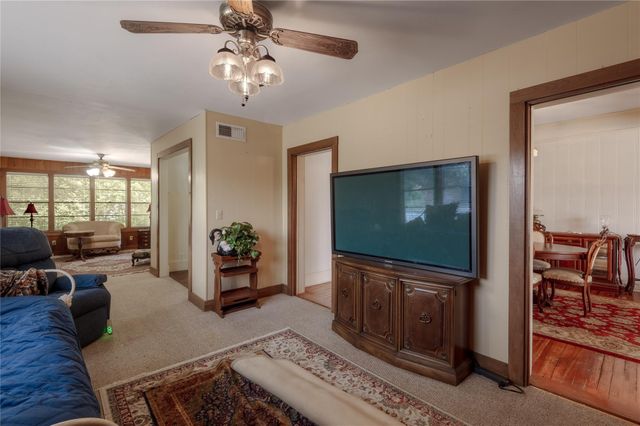 100 W Caroline Street, Trinity, TX 75862