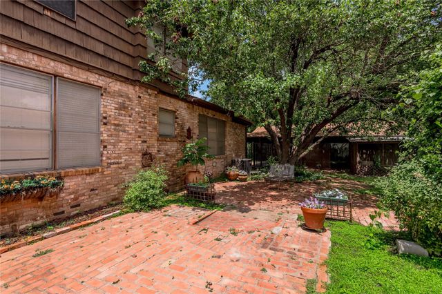 100 W Caroline Street, Trinity, TX 75862