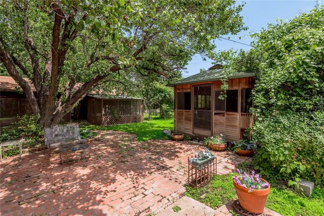 100 W Caroline Street, Trinity, TX 75862