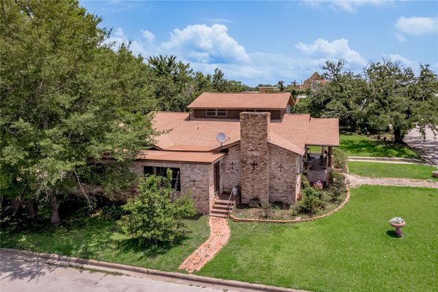 100 W Caroline Street, Trinity, TX 75862