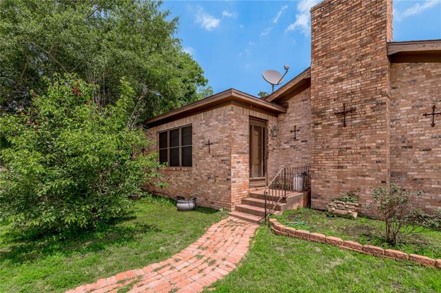 100 W Caroline Street, Trinity, TX 75862