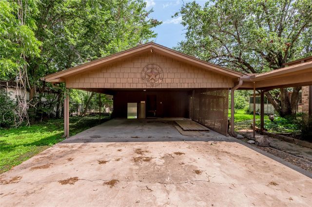 100 W Caroline Street, Trinity, TX 75862