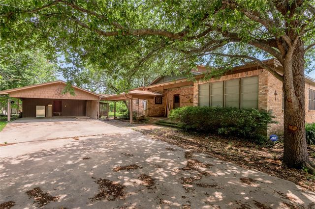 100 W Caroline Street, Trinity, TX 75862