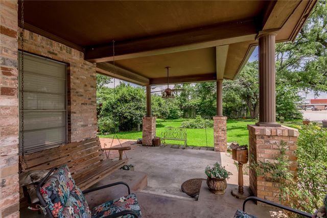 100 W Caroline Street, Trinity, TX 75862