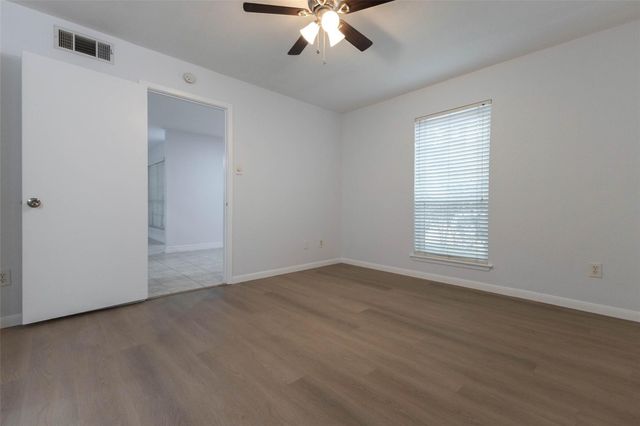 2800 Jeanetta Street 2207, Houston, TX 77063