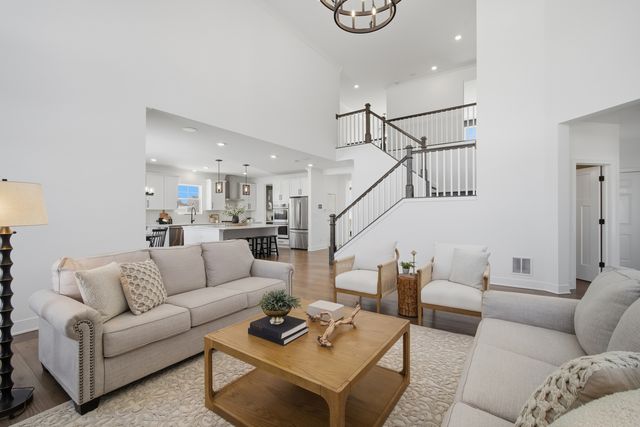 4 Crystal Downs Drive, Hawthorn Woods, IL 60047