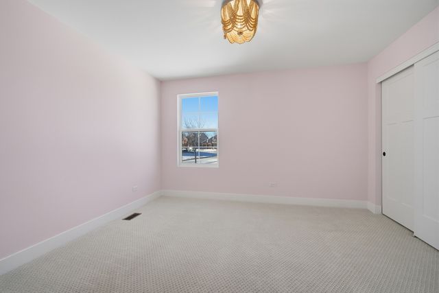 4 Crystal Downs Drive, Hawthorn Woods, IL 60047