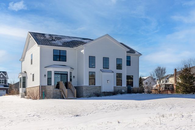 4 Crystal Downs Drive, Hawthorn Woods, IL 60047