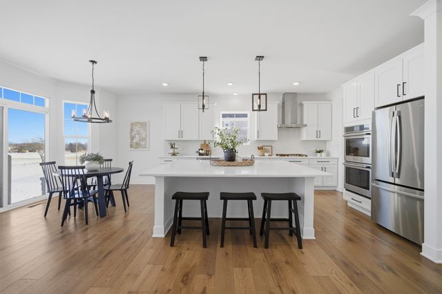 4 Crystal Downs Drive, Hawthorn Woods, IL 60047