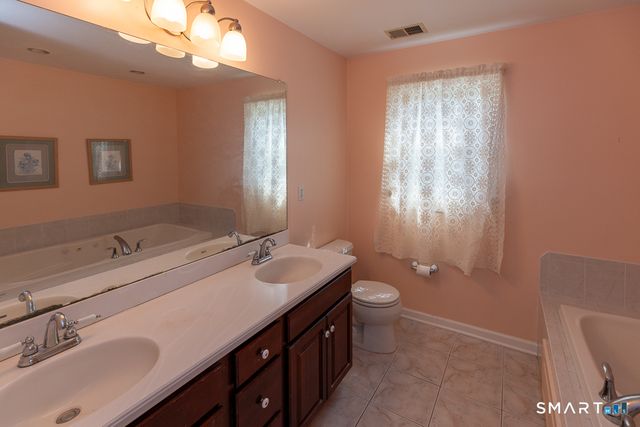 9 Taylor Ridge Road, Clinton, CT 06413