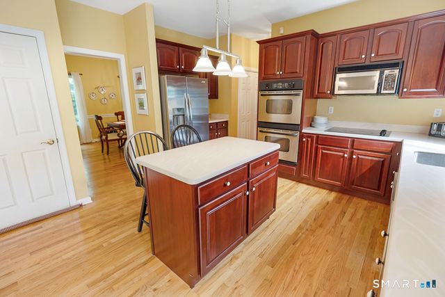 9 Taylor Ridge Road, Clinton, CT 06413