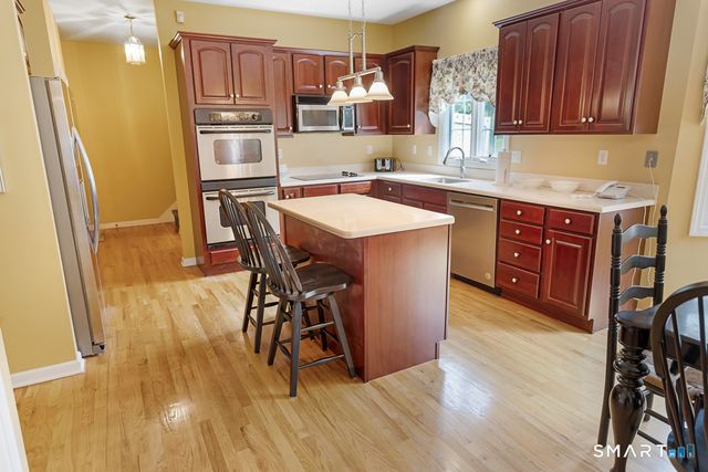 9 Taylor Ridge Road, Clinton, CT 06413