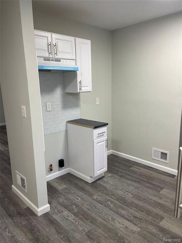 710 Melrose Street, Pontiac, MI 48340