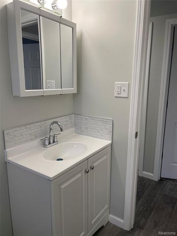 710 Melrose Street, Pontiac, MI 48340